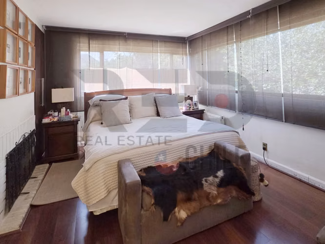 En venta espectacular casa con jardín en Barrio El  Golf
