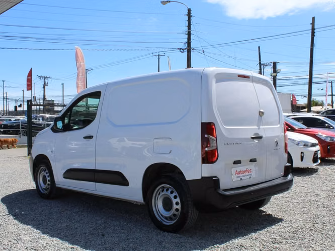 PEUGEOT PARTNER BLUE HDI 2023
