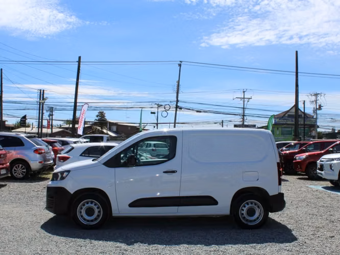 PEUGEOT PARTNER BLUE HDI 2023