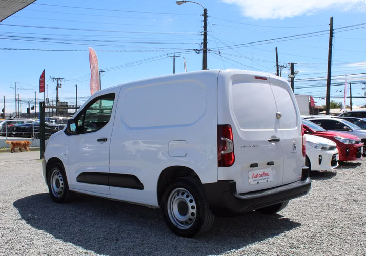 PEUGEOT PARTNER BLUE HDI 2023