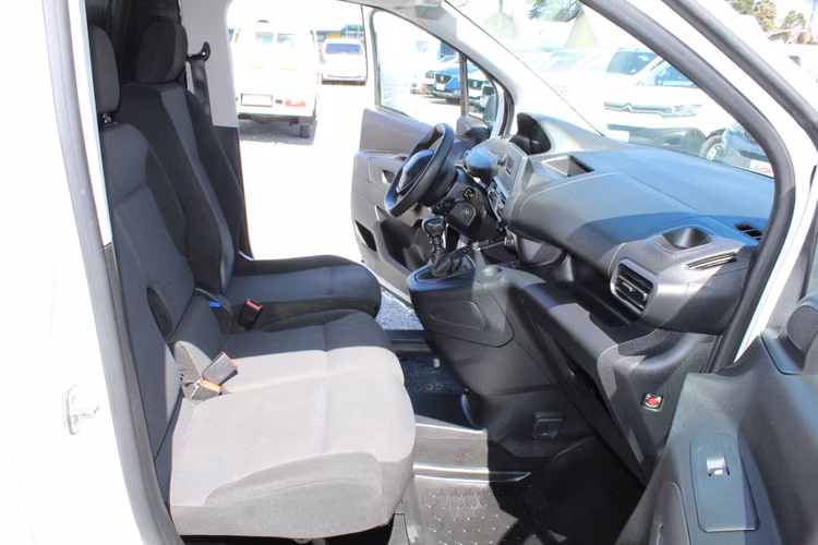 PEUGEOT PARTNER BLUE HDI 2023
