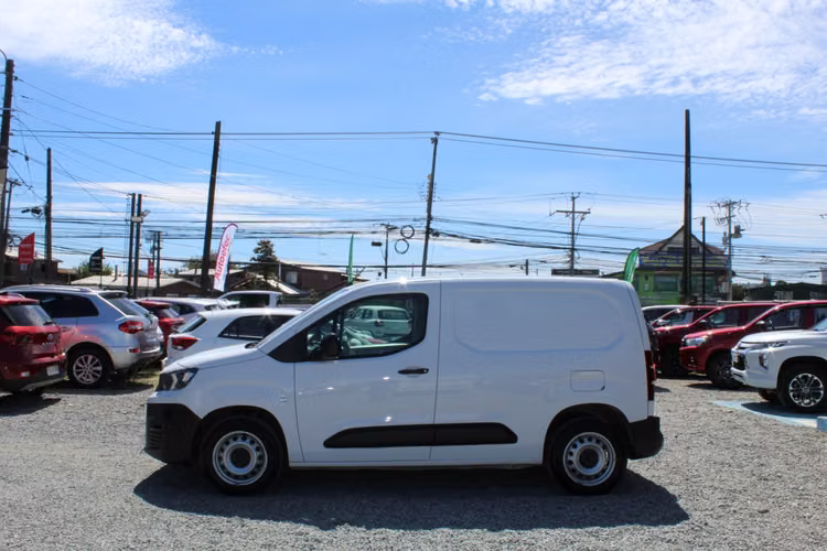 PEUGEOT PARTNER BLUE HDI 2023