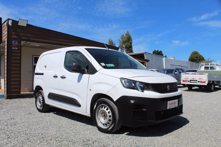 PEUGEOT PARTNER BLUE HDI 2023