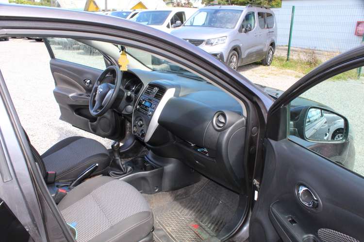 NISSAN VERSA SENSE MT 2018 - Imagen 47