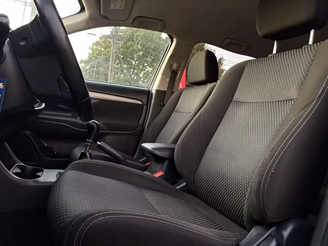 MITSUBISHI OUTLANDER 2017