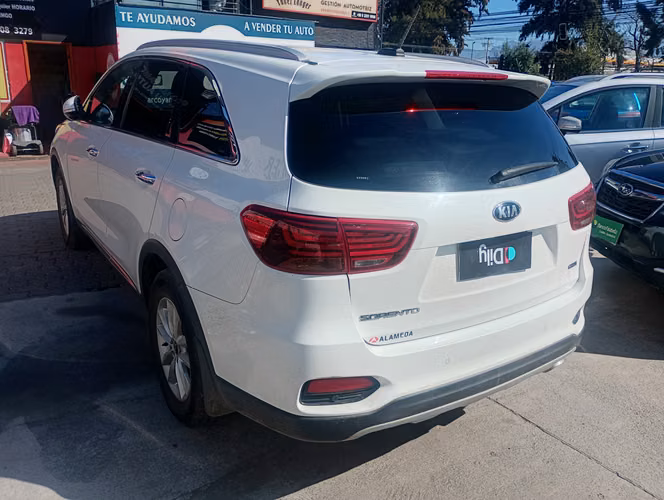 KIA SORENTO EX 2.2 / AÑO  KILOMETROS / EXCELENTE ESTADO