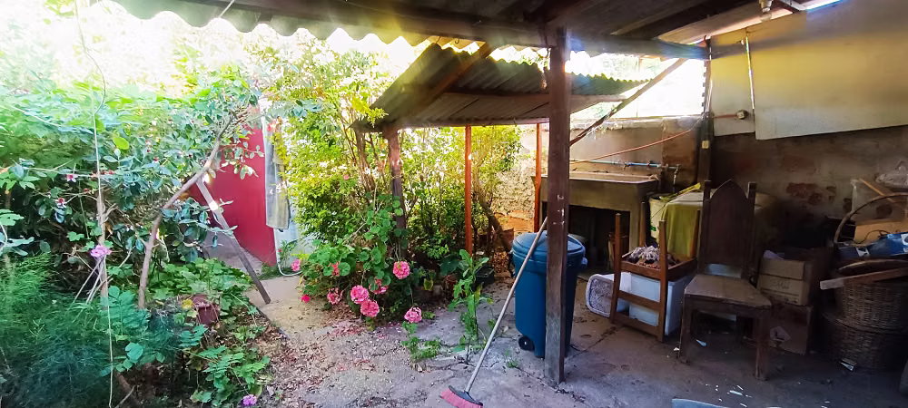 Casa solida en Poblacion Corvi
