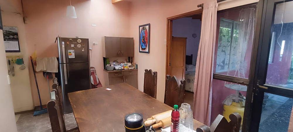Casa solida en Poblacion Corvi