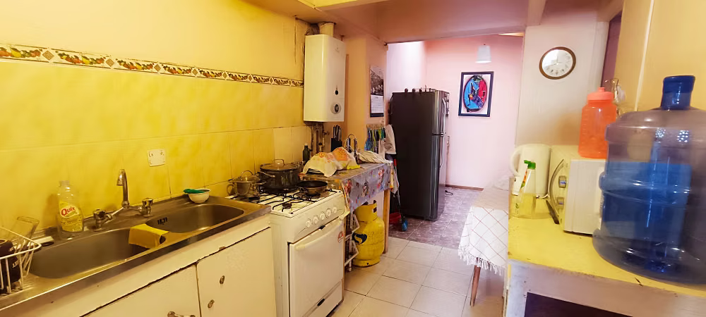 Casa solida en Poblacion Corvi