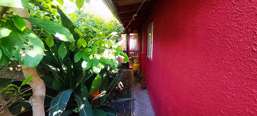 Casa solida en Poblacion Corvi