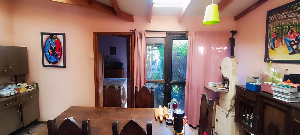 Casa solida en Poblacion Corvi