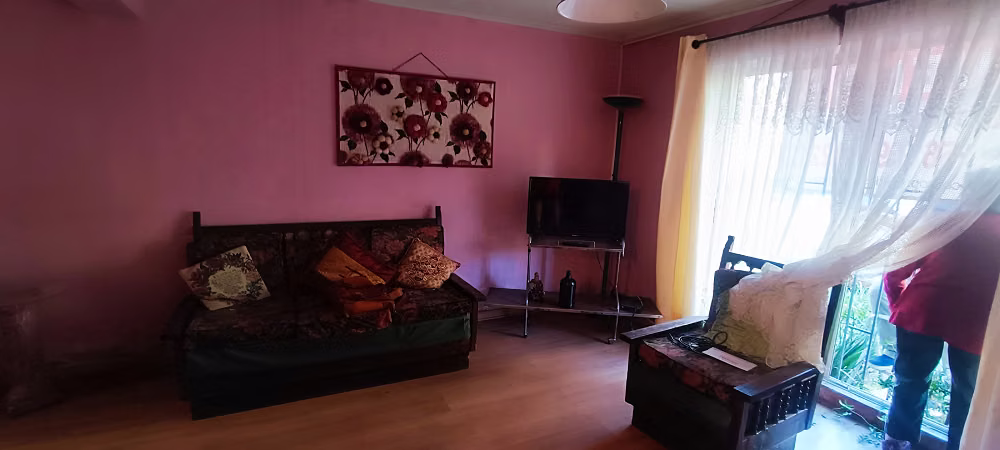 Casa solida en Poblacion Corvi