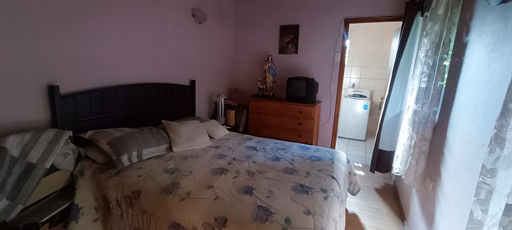 Casa solida en Poblacion Corvi