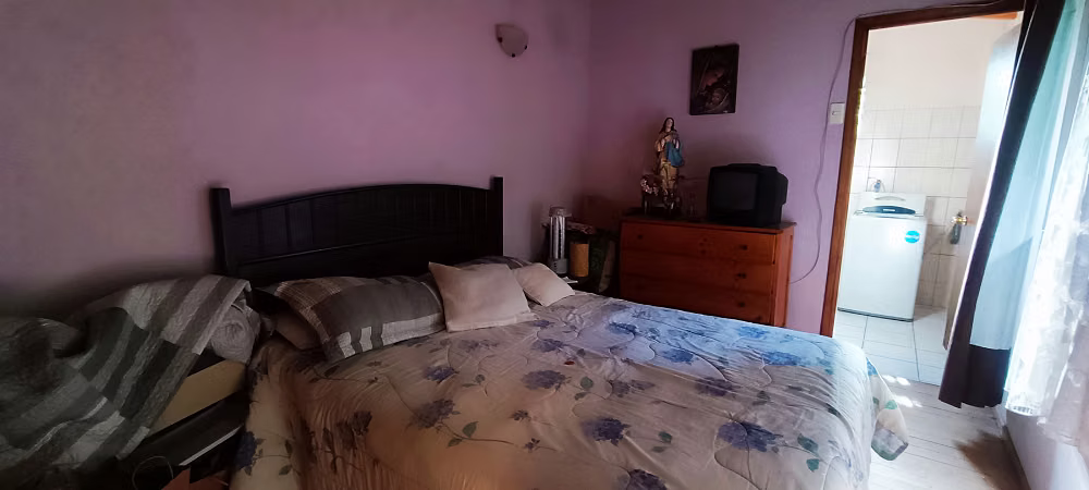 Casa solida en Poblacion Corvi