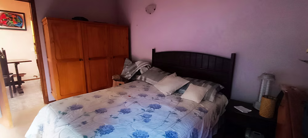 Casa solida en Poblacion Corvi