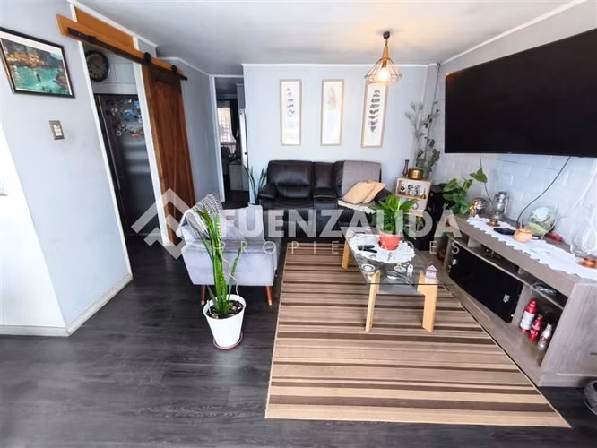 Venta Casa Renca Miraflores - Brasil. 2 dormitorios 2 baños