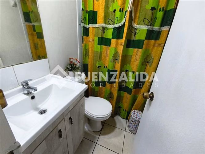 Venta Casa Renca Miraflores - Brasil. 2 dormitorios 2 baños