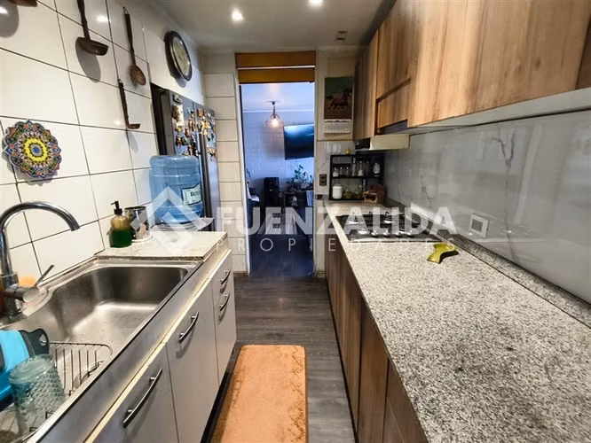 Venta Casa Renca Miraflores - Brasil. 2 dormitorios 2 baños