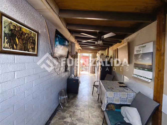 Venta Casa Renca Miraflores - Brasil. 2 dormitorios 2 baños