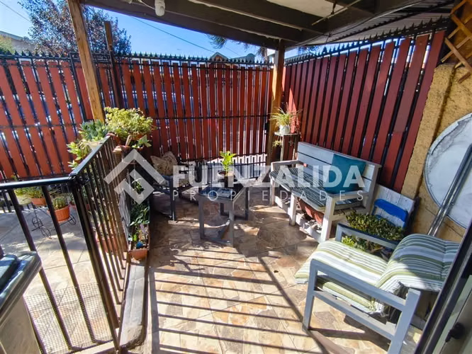 Venta Casa Renca Miraflores - Brasil. 2 dormitorios 2 baños