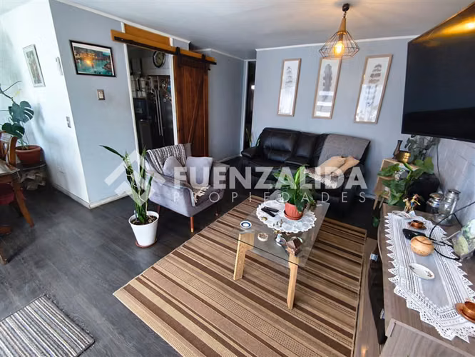 Venta Casa Renca Miraflores - Brasil. 2 dormitorios 2 baños