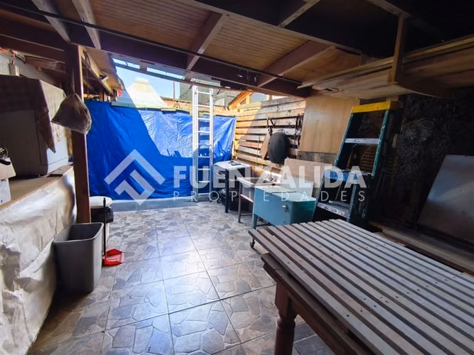 Venta Casa Renca Miraflores - Brasil. 2 dormitorios 2 baños