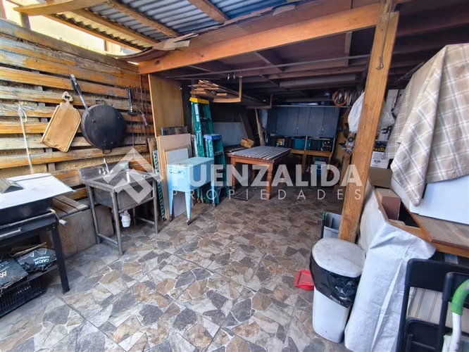 Venta Casa Renca Miraflores - Brasil. 2 dormitorios 2 baños