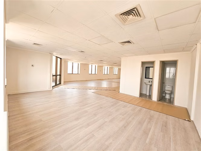Oficina en arriendo en Providencia / Barrio Suecia