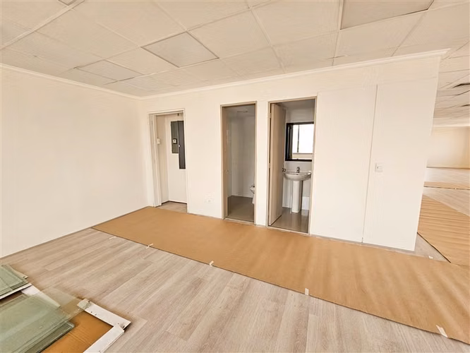 Oficina en arriendo en Providencia / Barrio Suecia