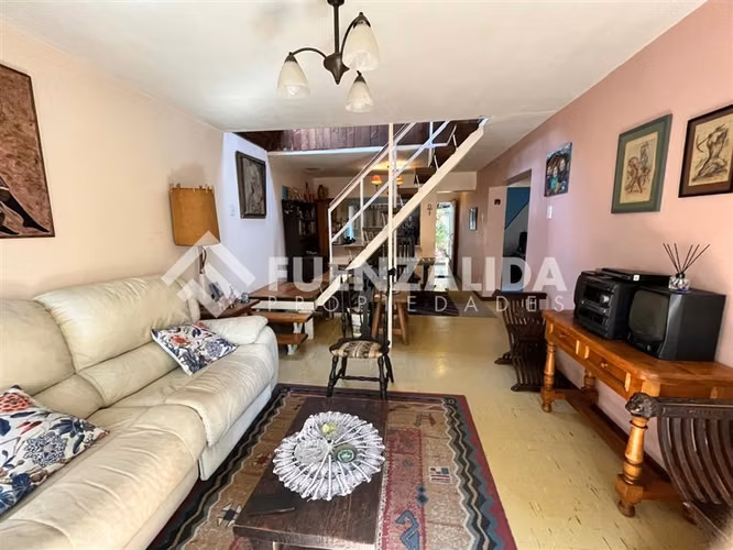 Casa en venta de 4 dorm. en Maipú