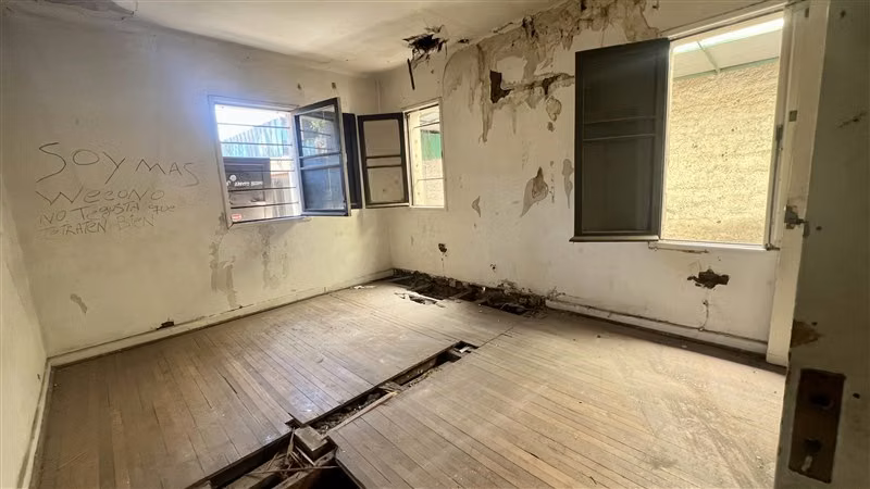 LOCAL COMERCIAL Entre Av. Santo Dumont y la calle maestra lidia torres
