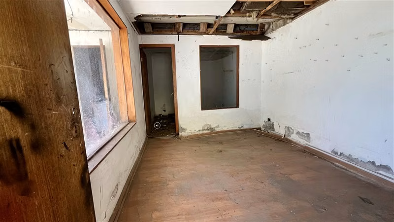 LOCAL COMERCIAL Entre Av. Santo Dumont y la calle maestra lidia torres