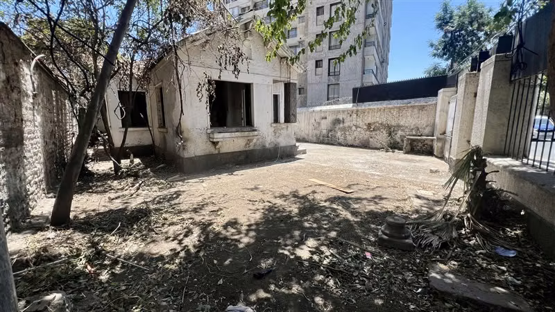 LOCAL COMERCIAL Entre Av. Santo Dumont y la calle maestra lidia torres