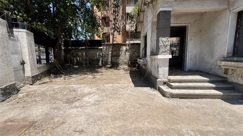 LOCAL COMERCIAL Entre Av. Santo Dumont y la calle maestra lidia torres