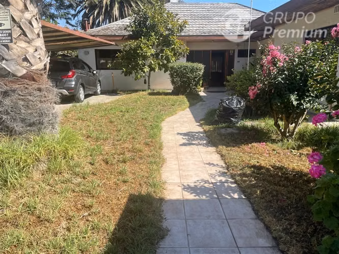 CASA EN VENTA EN EL CENTRO DE MELIPILLA/ TERRENO 934,5.