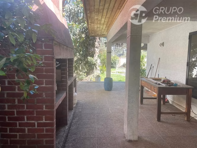 CASA EN VENTA EN EL CENTRO DE MELIPILLA/ TERRENO 934,5.