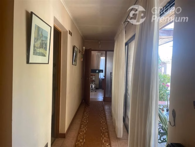 CASA EN VENTA EN EL CENTRO DE MELIPILLA/ TERRENO 934,5.