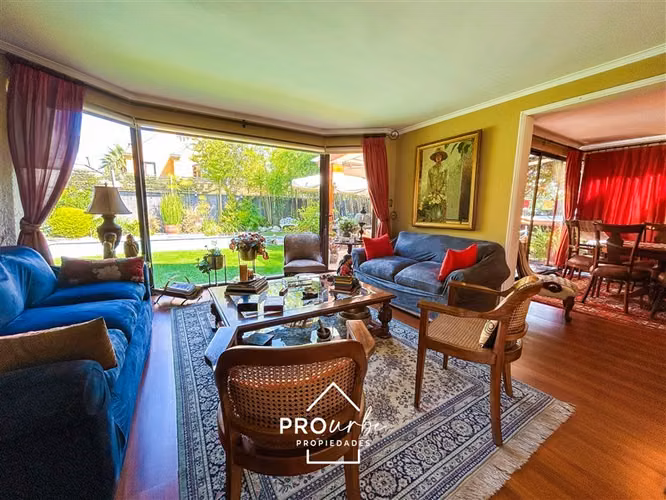 Casa en venta de 5 dorm.Cerca de Colegio Cumbres, San Carlos