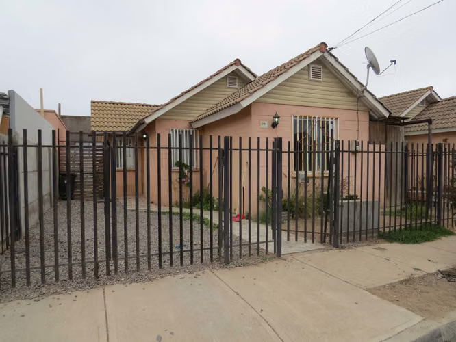 Casa Acogedora en Sector Tranquilo, Coquimbo (157083) - Imagen 1