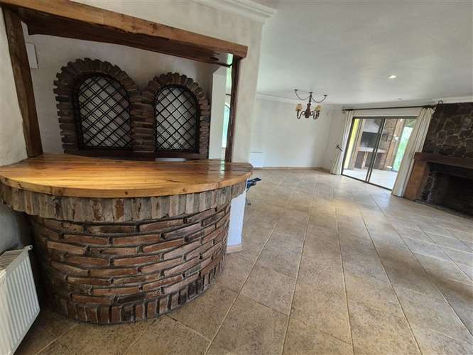Casa en venta de 9 dorm. en Los Angeles - Imagen 10