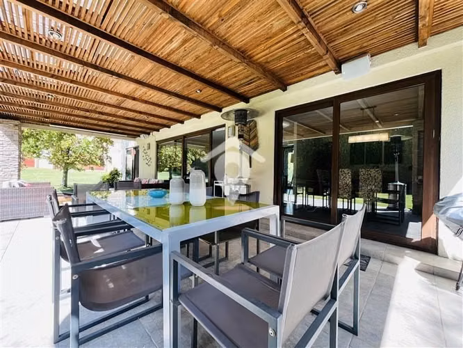 Casa en arriendo de 5D, Subterraneo NO PERIMETRAL. Chicureo. - Imagen 5
