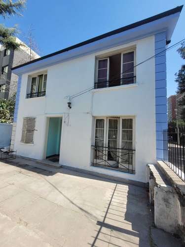 Casa 2 pisos 4d/2b Metro Villa Frei (157162)