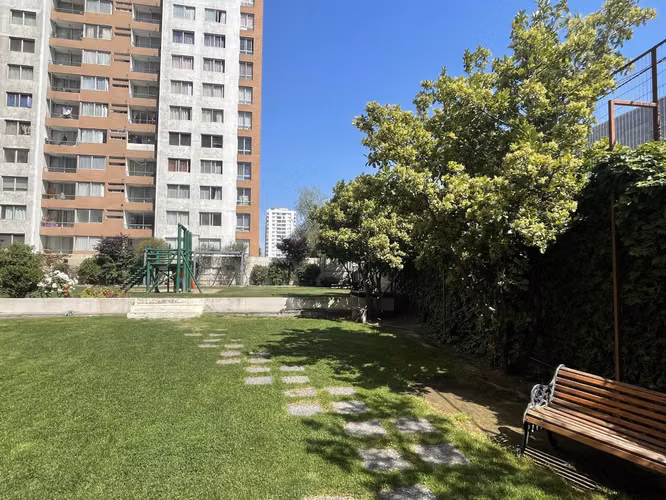 Se Vende Impecable Depto 2D-1B-1E a Tan Solo 5 minutos del Metro San Miguel