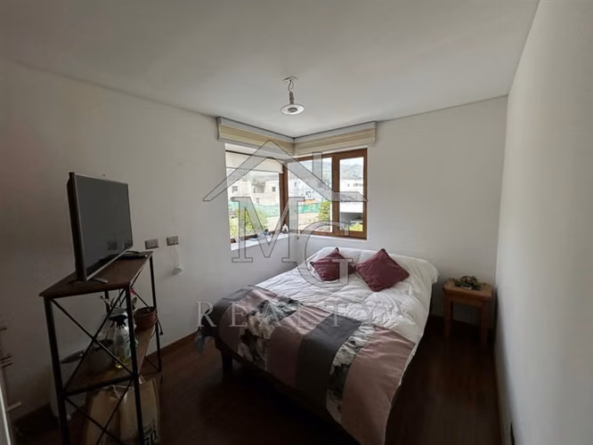 Casa en venta de 5 dorm. en piedra Roja Chicureo Colina