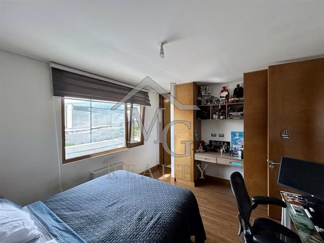Casa en venta de 5 dorm. en piedra Roja Chicureo Colina