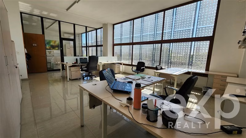Edificio Comercial con bodegas venta en Santiago