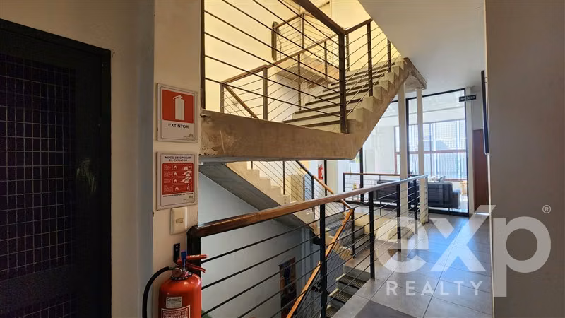 Edificio Comercial con bodegas en arriendo en Santiago