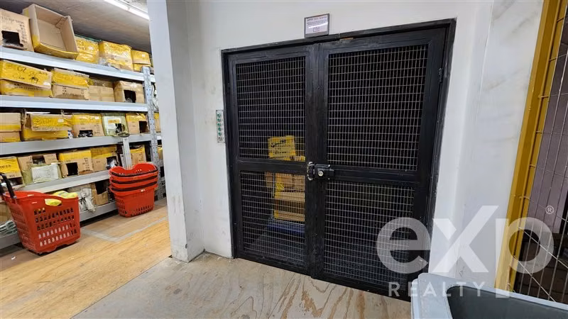 Edificio Comercial con bodegas en arriendo en Santiago - Imagen 16