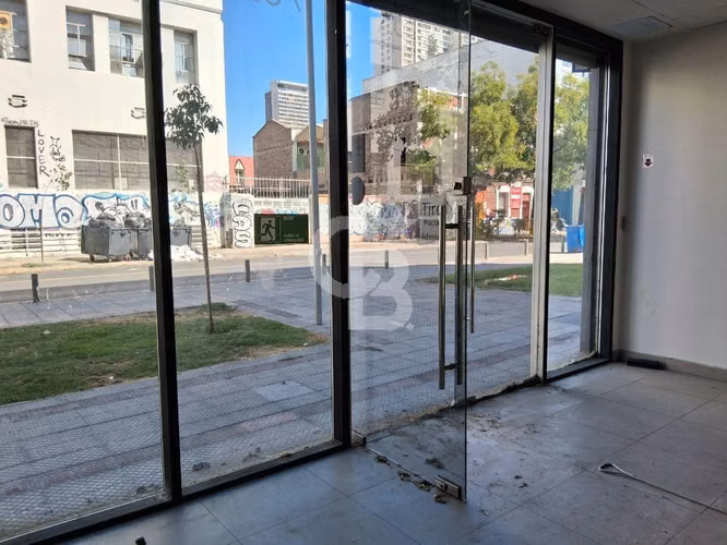 Local de 114 m2 Nataniel Cox - Santiago Centro
