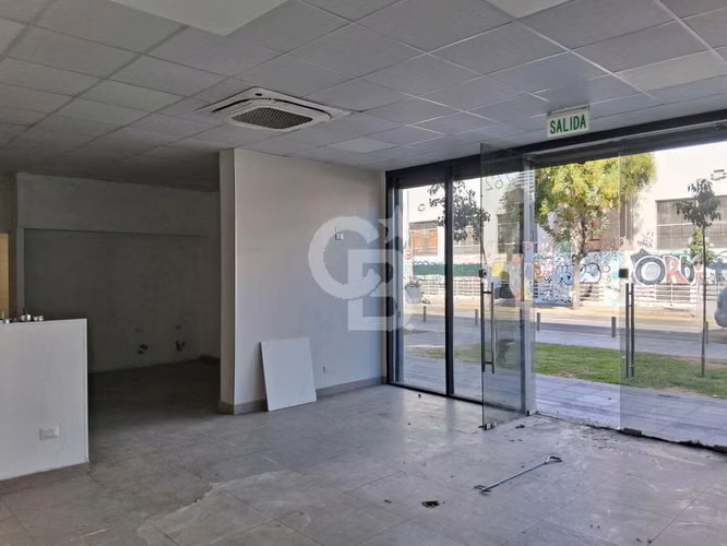 Local de 114 m2 Nataniel Cox - Santiago Centro